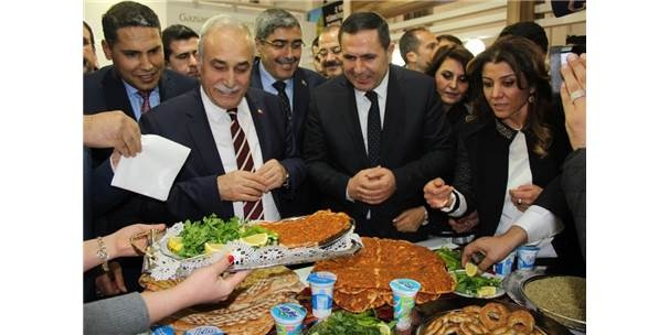 Bakan Fakıbaba’ya, Gaziantep’in Tescilli Ürünleri Tanıtıldı